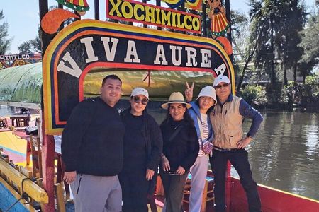 Xochimilco + Coyoacan + Frida Kahlo Museum + Ajolotes SMALL GROUP