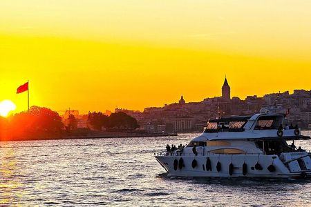 Scenic Bosphorus Sunset Cruise – 2.5 Hours of Luxury & Views
