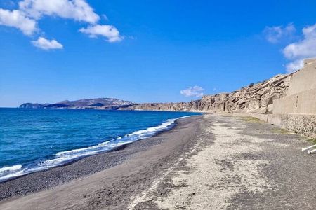 Santorini Private Beach & Swimming Tour – Volcanic Coastline