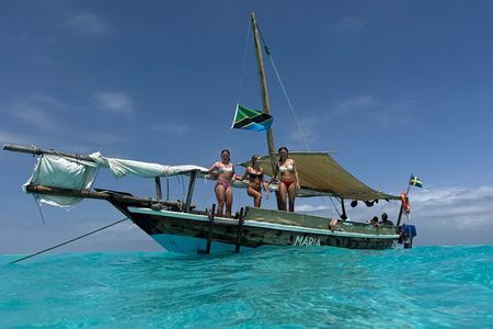 Mnemba Island Dhow Snorkeling and Seafood Lunch Experience