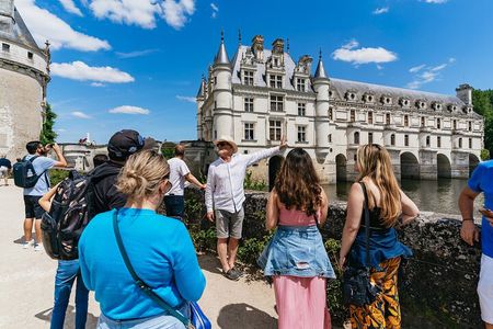 Loire Valley Castles Day Trip from Paris with Complementary Wine