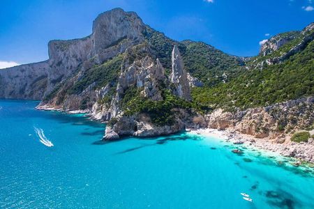 Catamaran Day Trip to the Cale di Orosei with Lunch