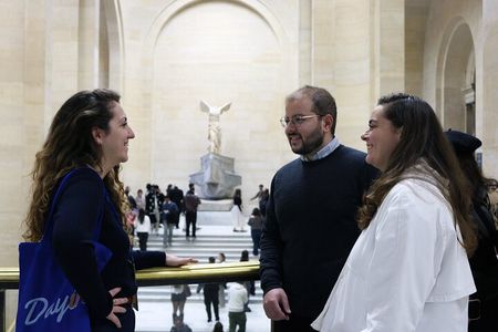 Louvre Small-Group Tour (Max 6 Guests) - Mona-Lisa & Highlights