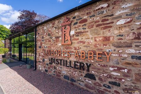 Stirling Castle, Lindores Distillery and St Andrews private tour