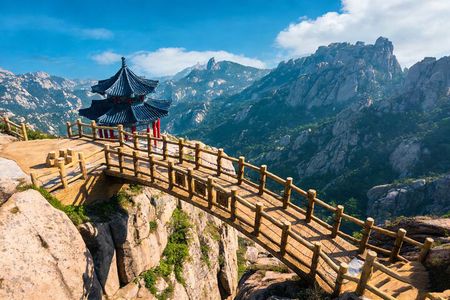 Qingdao Private Day Tour to Laoshan Mountain with Lunch and Cable Car