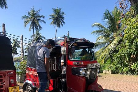 Stone Town City Tour by Tuk-Tuk or Bicycle –Old Town Experience
