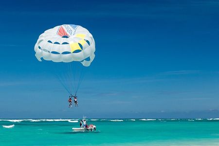 Parasailing in Miami Beach