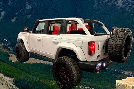 Private Yellowstone Topless Bronco Tour from West Yellowstone 