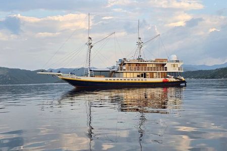 Open trip Komodo 3d2n Pelita Arunika