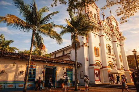 Private Tour to Guatapé & Coffee Farm from Medellín!