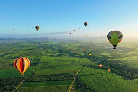 Luxury hot air balloon flight & royal berber breakfast 