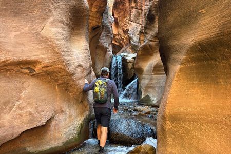 Private Kanarra Falls Guided Hike with Permit and Gear