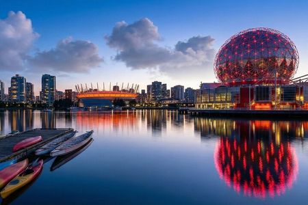 Vancouver City Tour for Small Group + Luggage