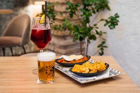 Gourmet Tapas and Wine Tour in Córdoba