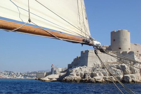 Sailing cruise Chateau d'if and calanques du Frioul