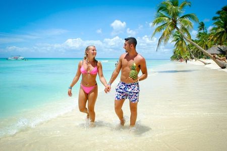 Speedboat Tour to Saona Island Vip with Open Bar and Meals!