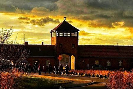 Auschwitz Birkenau Guided Tour Tickets and Transfer from Krakow