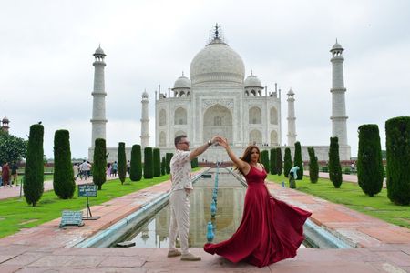 Private Taj Mahal & Agra Fort Tour from Delhi by Gatimaan Express