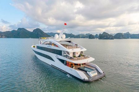 Private Transfer with Luxury Day Cruise Halong Bay from Hanoi