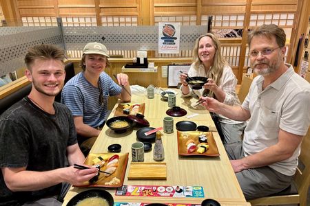 Private Shinjuku Food Tour: Sushi, Ramen & Golden Gai