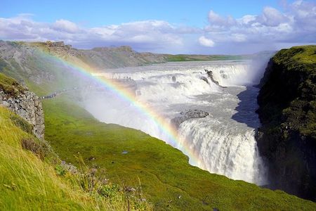 Golden Circle Silfra Snorkeling and Fridheimar Tomato Farm Lunch 