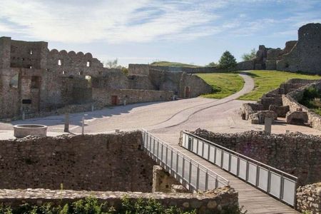 Devin Castle and Iron Curtain Half-Day Tour From Bratislava