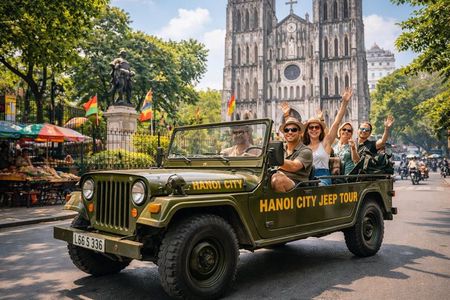 Explore The Hidden Gems And Train Street in Hanoi City By Jeep 