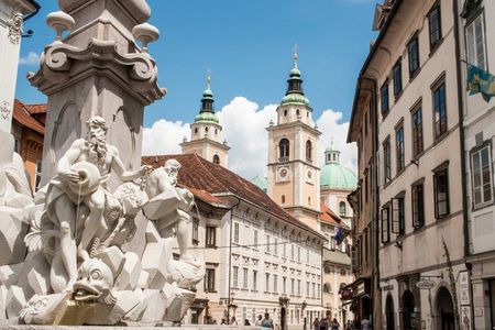 Zagreb: Lake Bled & Ljubljana Day Tour with Chocolate Gift 