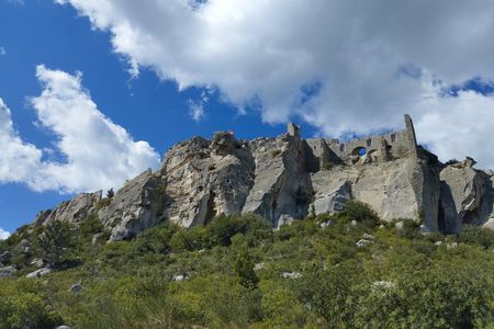 Saint-Rémy, Les Baux + olive oil tasting and the Pont du Gard