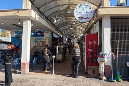 Walking tour of the daily life of Naples in Fuorigrotta
