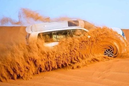 Qatar: Desert Safari with Dune Bashing & Inland Sea 