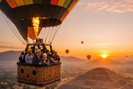 PREMIUM Balloon flight + Breakfast + Transportation from CDMX