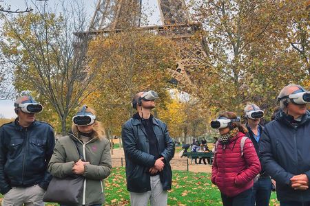 Viality Tour: Virtual Reality Guided Tour - Eiffel Tower