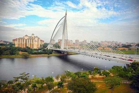 Putrajaya Cruise and Sightseeing Tour from Port Klang