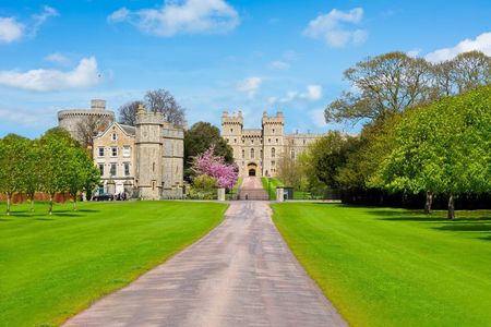 Stonehenge, Windsor Castle and Bath Full Day Guided Tour