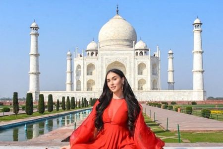 Delhi : Sunrise Taj Mahal & Elephant conservation - All Inclusive