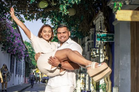 Cartagena Romantic Couple Photo Shoot in the Walled City
