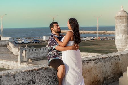 Cartagena Romantic Couple Photo Shoot in the Walled City