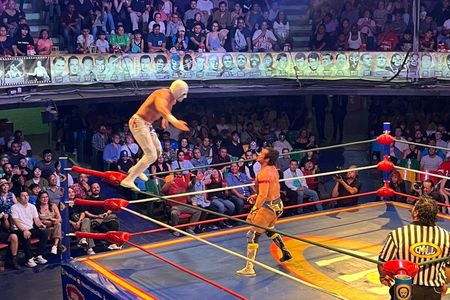 Drinks, Music and Lucha libre on a Saturday Night in Mexico City