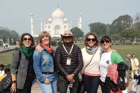 From Delhi: Private Guided Taj Mahal sunrise & Agra Fort Tour 