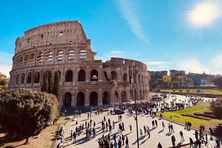 Colosseum with Arena Floor: Small-Group Guided Tour -7 People