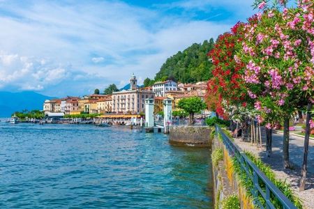 Small-Group Lake Como Highlights with Scenic Cruise from Milan