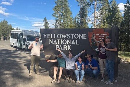 Yellowstone Grand Loop Tour: Upper and Lower Loop Highlights