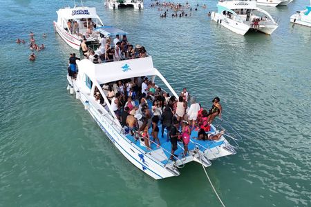Hip-Hop Party Boat with Dj Live Adults Only and Unlimited Drinks