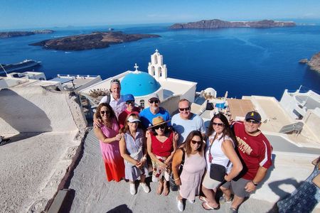Santorini Semi Private Tour with Local Guide and Small Group