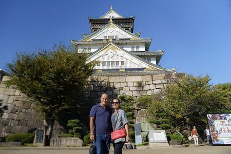 Osaka Castle Historical Walking Tour with Main Tower Entry