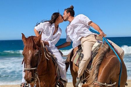 Love is in the air: Private Cabo Beach Sunset Horse Ride W Dinner
