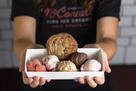 Santa Monica Ice Cream Tour 4 Stops Samples and Full Scoops