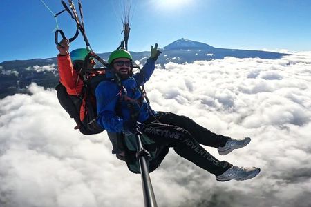 Paragliding from Teide National Park 2200m to Puerto de la Cruz