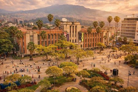 Private Medellín City Tour + Comuna 13 & Cable Car Ride!